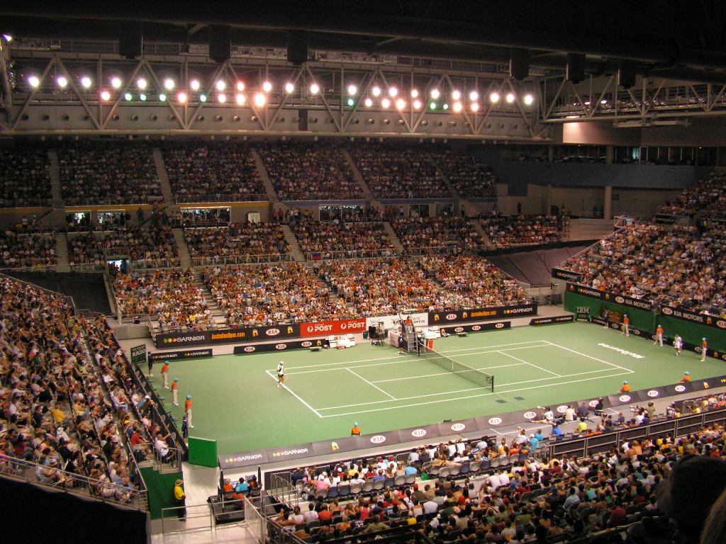 10,000 in a sports arena watching tennis